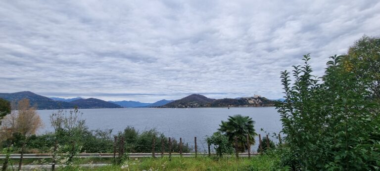 Lago_Maggiore_panorama3
